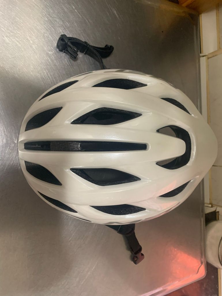 Used MET Estro MIPS Helmet bike — image 2 of 4