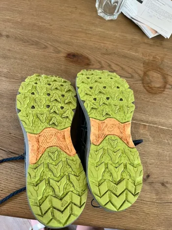 Used Asics Gel-Venture 10 bike — image 6 of 8
