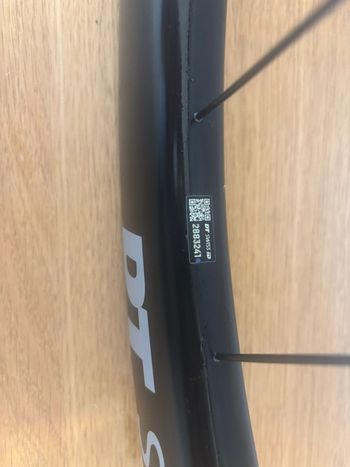 Dt Swiss GRC 1400 Spline 42 2025 bike d'occasion — image 7 sur 12