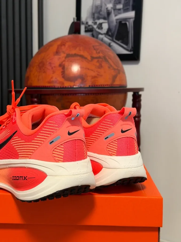 Used Nike Vomero 18 bike — image 5 of 8