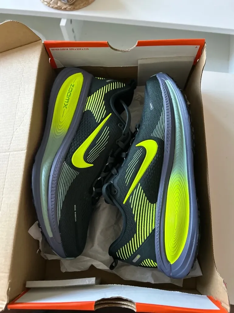 Used Nike Vomero 18 bike — image 10 of 10
