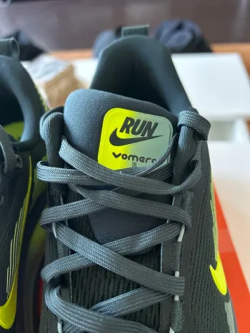 Used Nike Vomero 18 bike — image 4 of 10