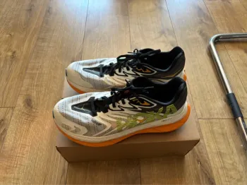 Used Hoka Tecton X2 bike — image 3 of 7