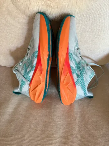 Used Asics Novablast 5 bike — image 4 of 7