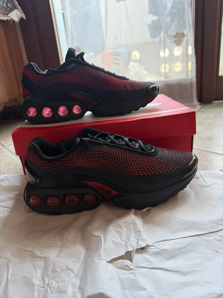 Used Nike Air Max Dn bike — image 3 of 4