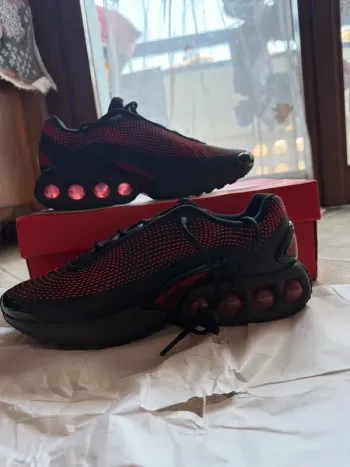 Used Nike Air Max Dn bike — image 4 of 4