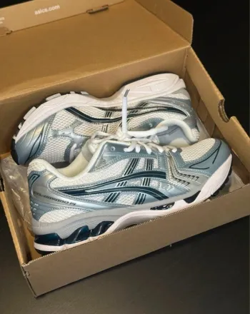 Used Asics Kayano bike — image 3 of 3