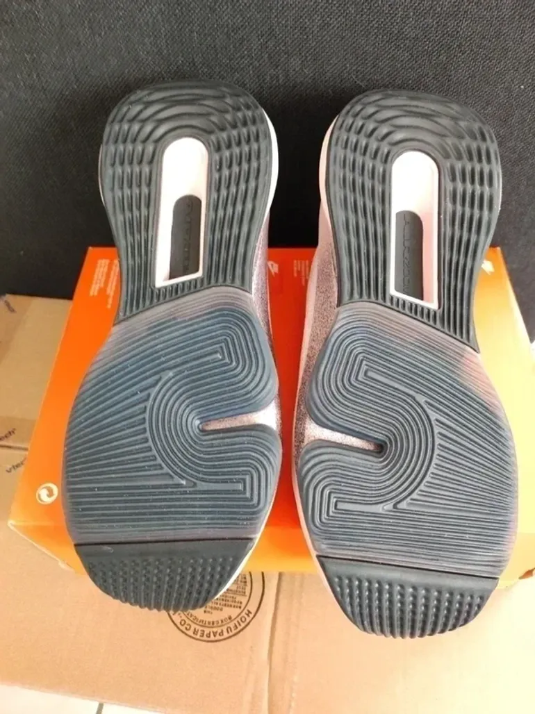 Used Premium Nike Air Max Versair bike — image 4 of 5