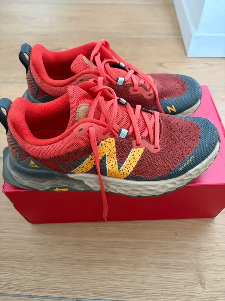 Used New Balance Hierro V6 bike — image 2 of 3