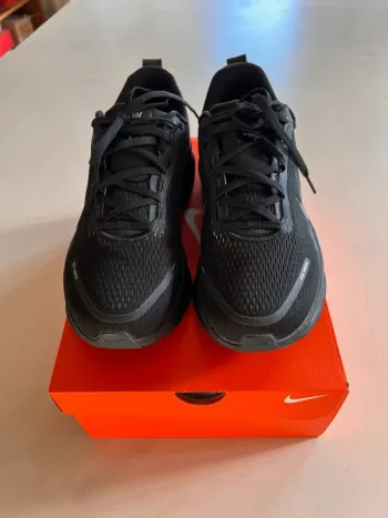 Used Nike Vomero 18 bike — image 4 of 7