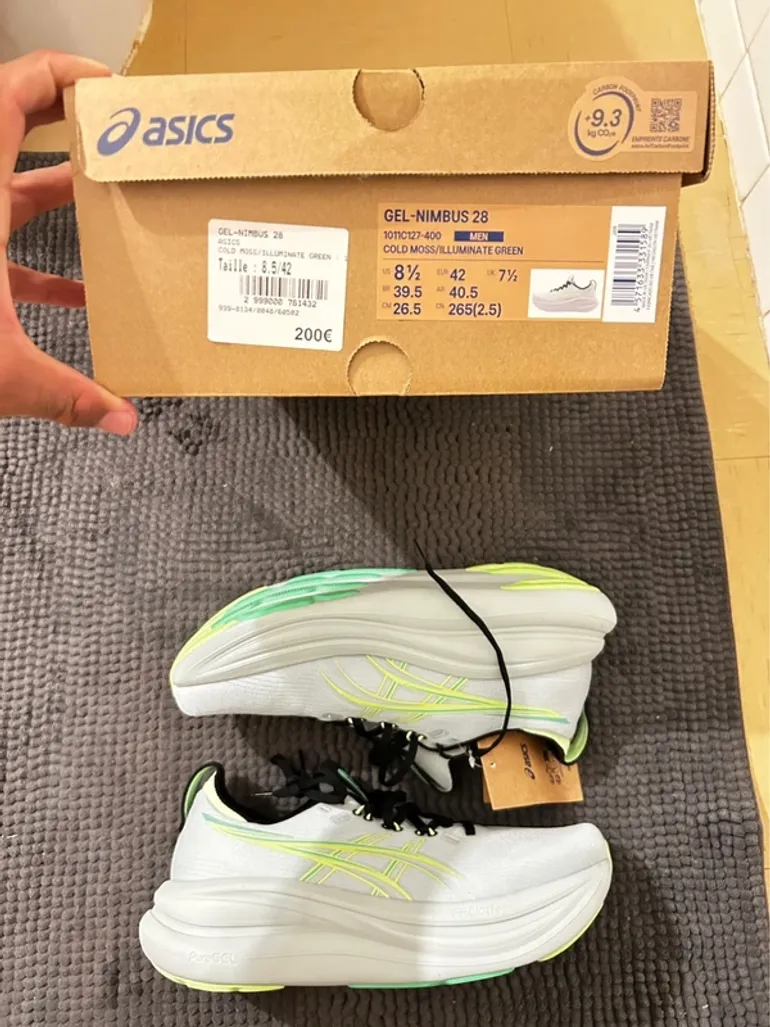 Used Asics Gel Nimbus 28 bike — image 1 of 4