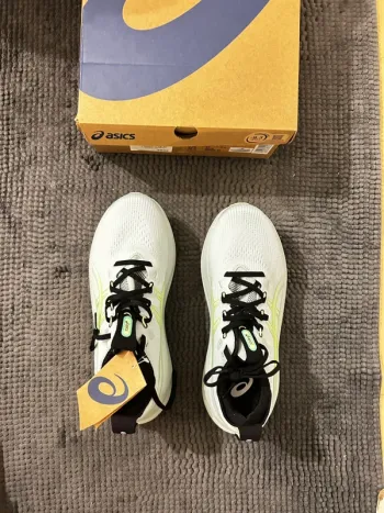 Used Asics Gel Nimbus 28 bike — image 2 of 4