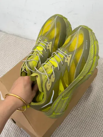 Used Hoka Satisfy Running Shoes bike — image 4 of 7