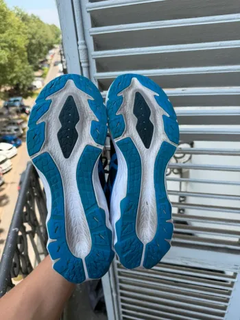Used Asics Novablast 2 bike — image 8 of 13