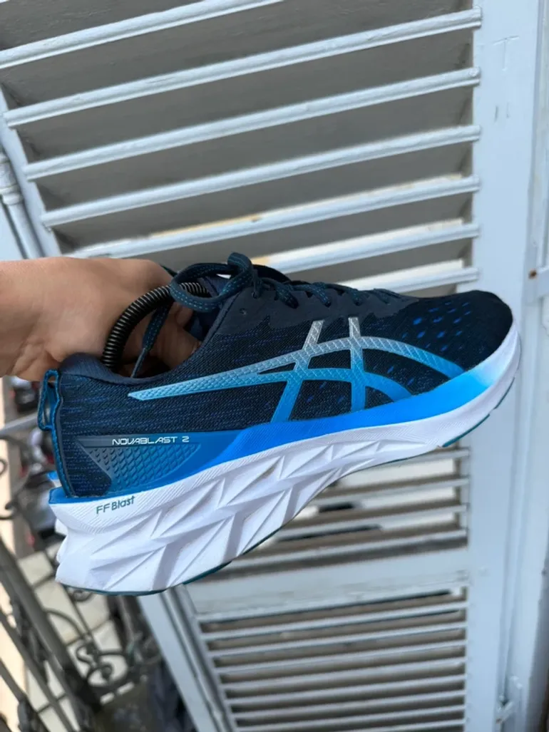 Used Asics Novablast 2 bike — image 3 of 13