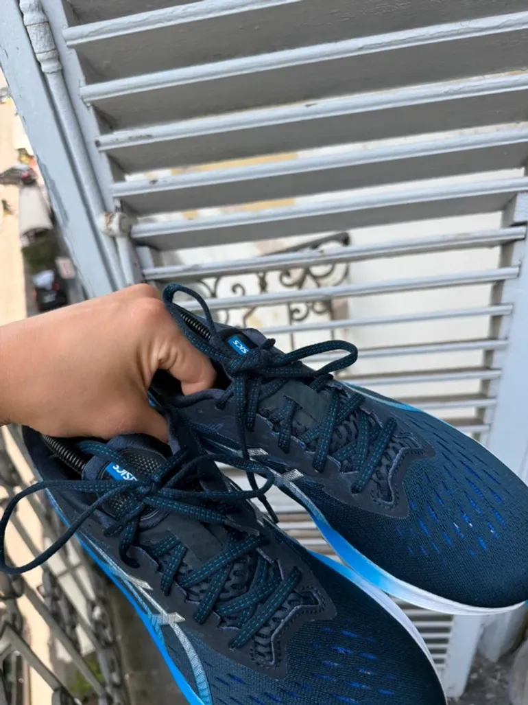 Used Asics Novablast 2 bike — image 5 of 13