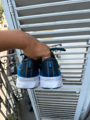 Used Asics Novablast 2 bike — image 10 of 13