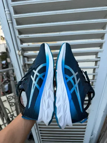 Used Asics Novablast 2 bike — image 11 of 13