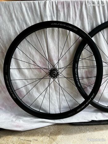 Used Shimano Roues Dura Ace C36 OU C50 neuves à boyaux bike — image 3 of 5