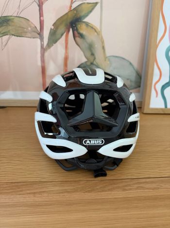 Used ABUS AirBreaker 2.0 Road Helmet 2025 bike — image 4 of 5