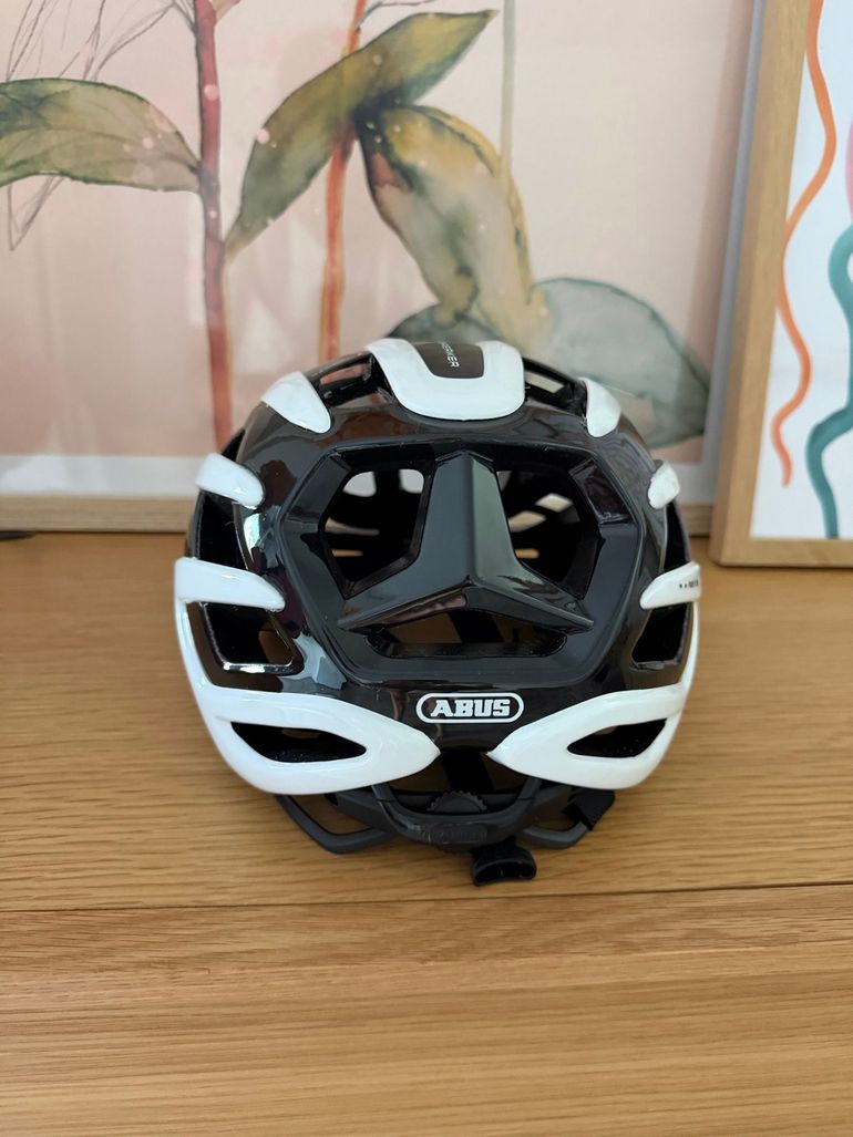 Used ABUS AirBreaker 2.0 Road Helmet 2025 bike — image 4 of 5