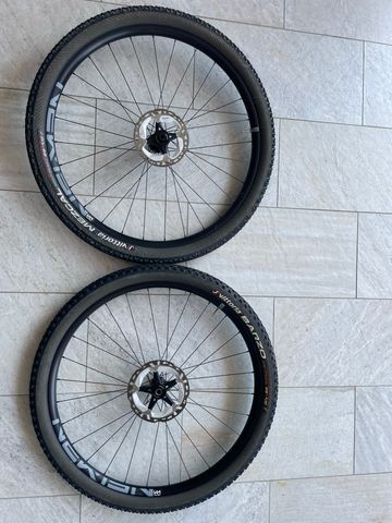 Käytetty Newmen E.G.30 Wheelset Wheels