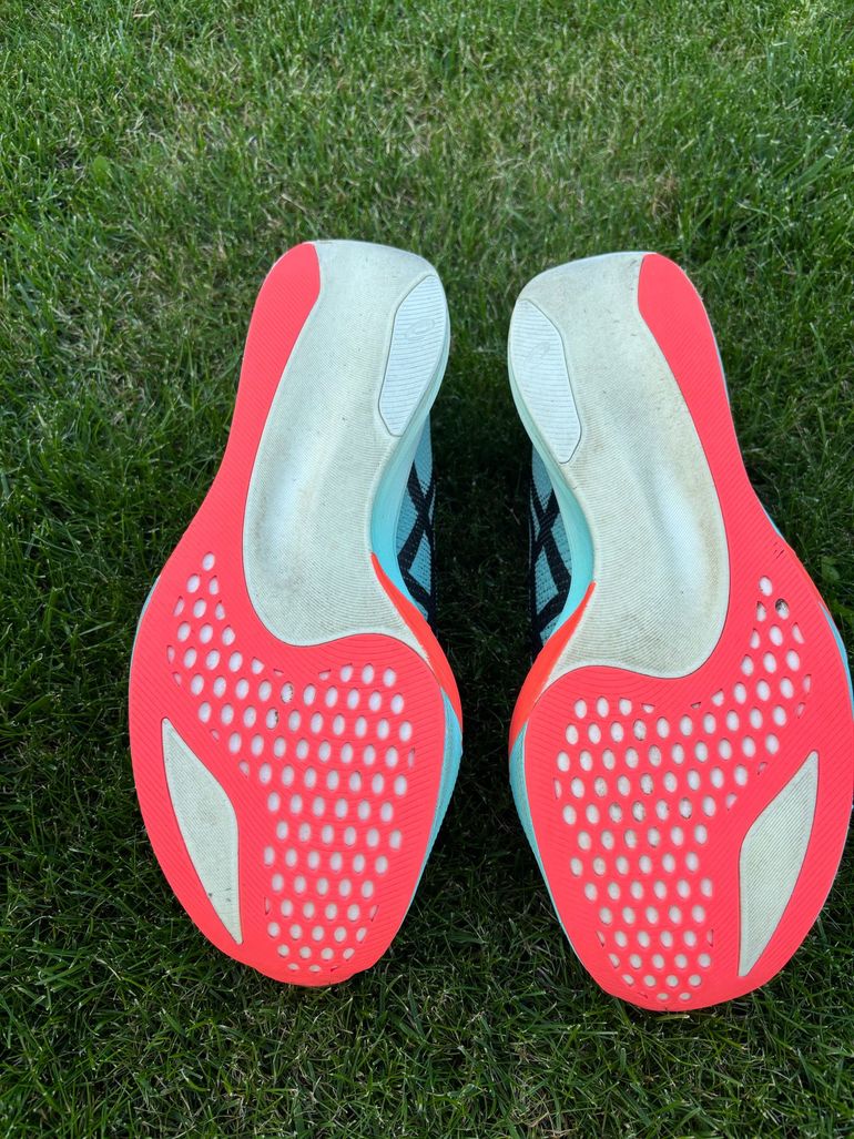 Used Asics Metaspeed Sky 3 2025 bike — image 3 of 5