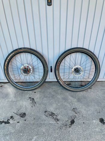 Käytetty Bontrager Kovee Elite 23 TLR Boost 29 Carbon MTB Wheelset 2021 bike