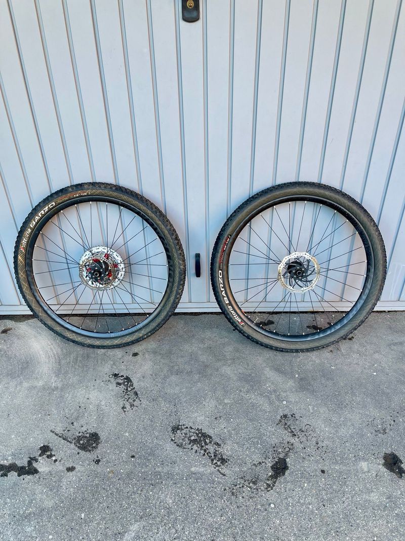 Used Bontrager Kovee Elite 23 TLR Boost 29 Carbon MTB Wheelset 2021 Wheels