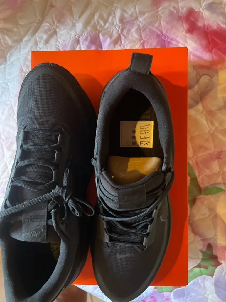Brugt Nike Vomero 18 GTX bike — billede 2 af 11