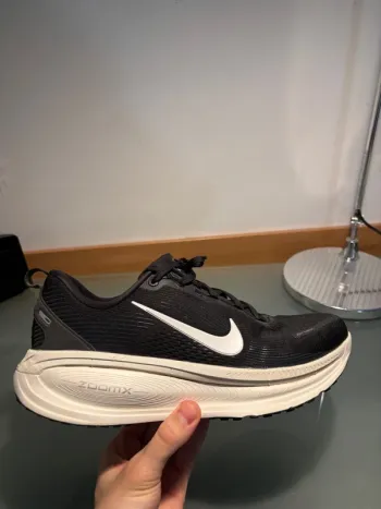 Used Nike Vomero 18 bike — image 4 of 7