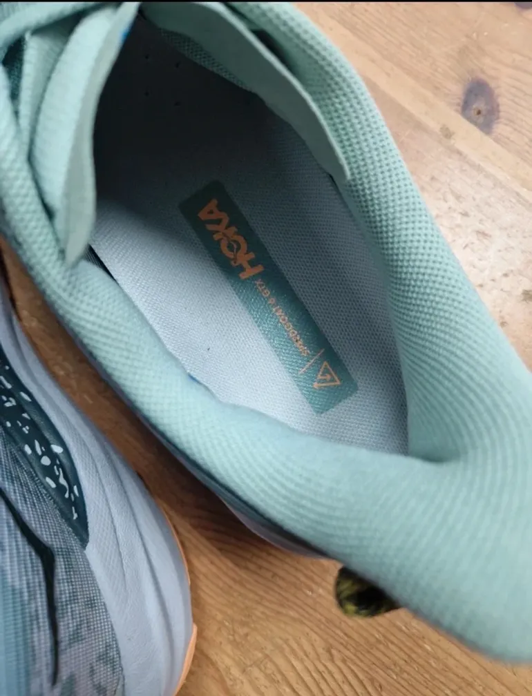 Used Hoka Speedgoat 6 GTX bike — image 8 of 9