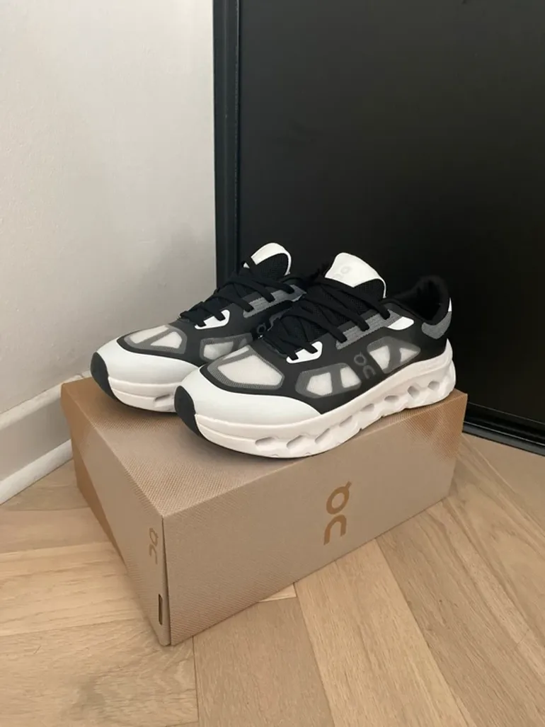 Used On Running On Cloud bike — image 1 of 4