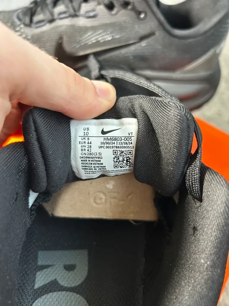 Used Ideal Nike Zoom Vomero 18 bike — image 8 of 10