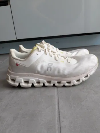Used On Running On Sportschuhe weiß bike