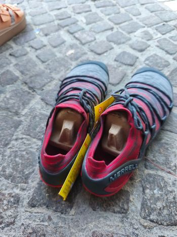 Used Merrell Trekking Shoes 2019 bike — image 4 of 9