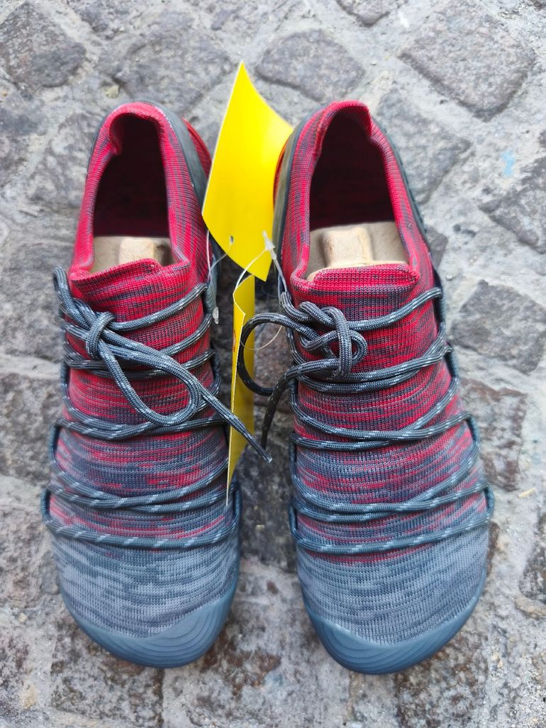 Used Merrell Trekking Shoes 2019 bike — image 3 of 9