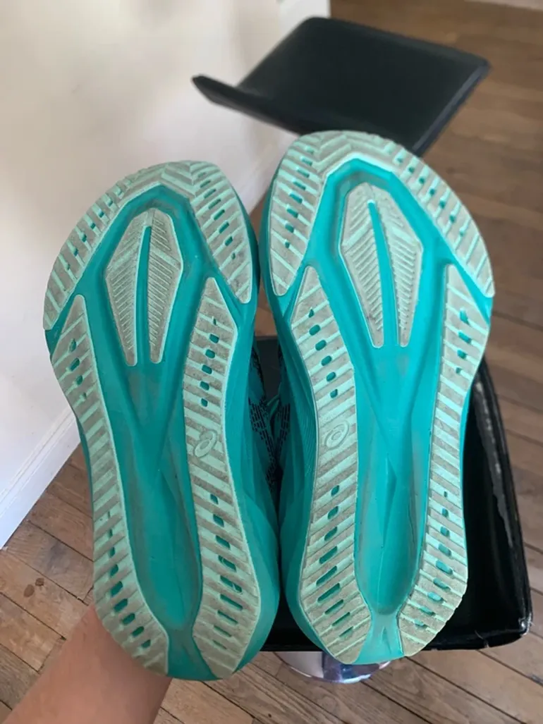 Used Asics Novablast 5 bike — image 2 of 5