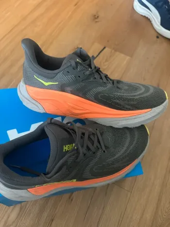 Used Hoka Arahi 8 bike — image 5 of 7