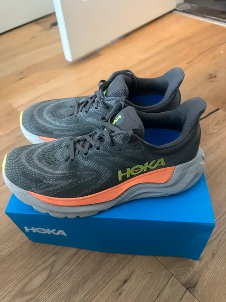 Used Hoka Arahi 8 bike — image 1 of 7