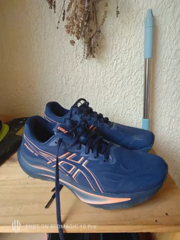 Used Asics GT-2000 14 bike — image 3 of 5