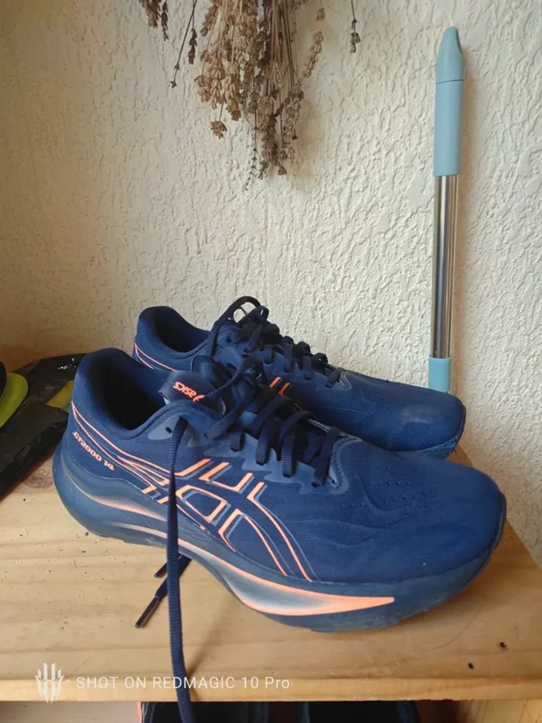 Used Asics GT-2000 14 bike — image 3 of 5