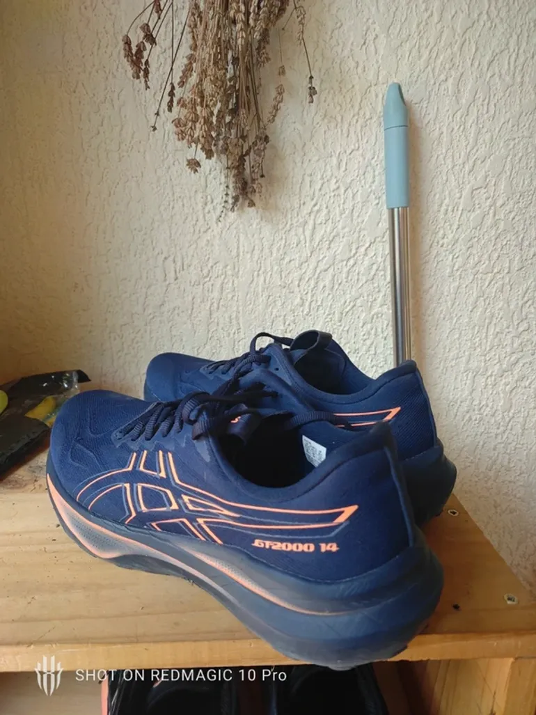 Used Asics GT-2000 14 bike — image 1 of 5