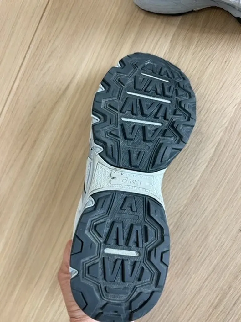 Used Asics Baskets de running - Gris bike — image 7 of 7