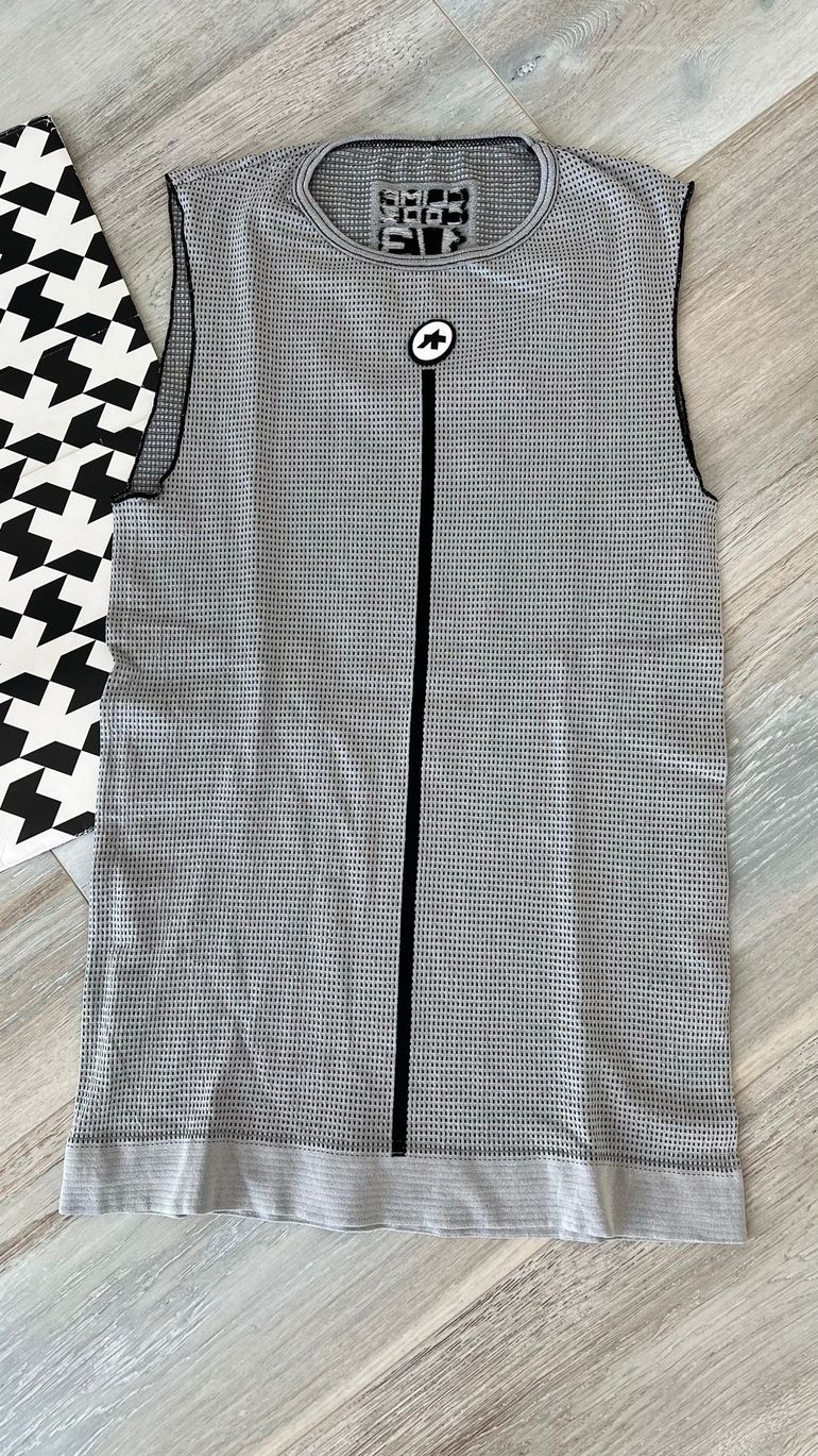 Used Assos Summer NS Skin P1 2026 bike — image 7 of 11
