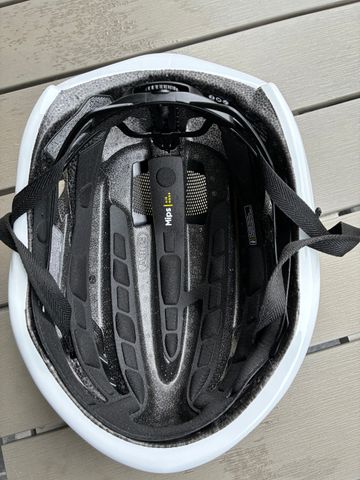 Used ABUS GameChanger 2.0 MIPS Helmet 2026 bike — image 4 of 5