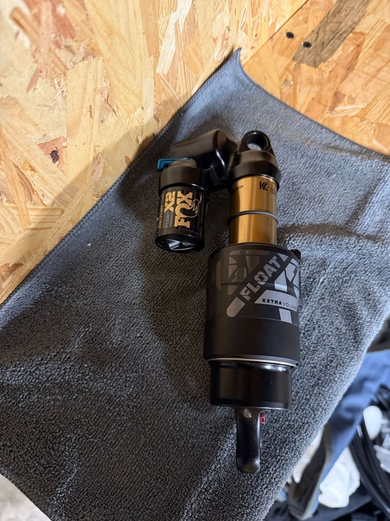 Used Fox Float X2 Shock 2025 bike — image 2 of 9