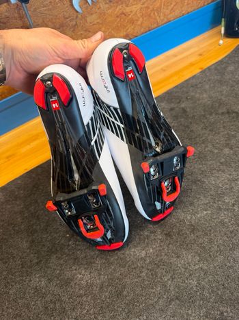 Used Bontrager XXX Road Cycling Shoes bike — image 2 of 3