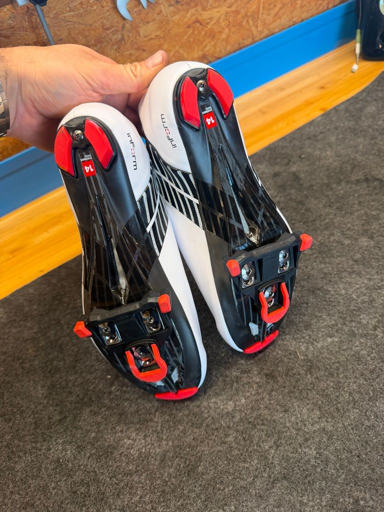 Used Bontrager XXX Road Cycling Shoes bike — image 2 of 3