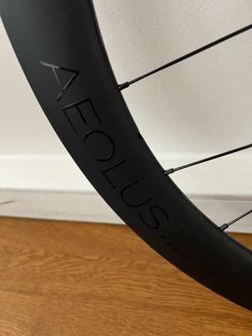Używany Bontrager Aeolus Pro 51 bike — zdjęcie 2 z 5